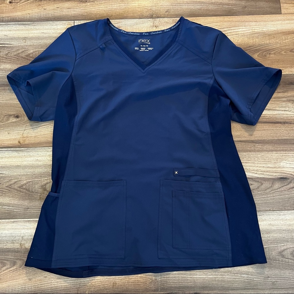 Cherokee scrub top